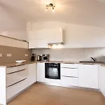Roland House With Pool & Winery Appartement