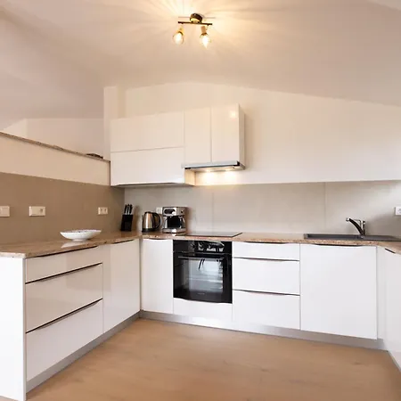 Roland House With Pool & Winery Apartamento