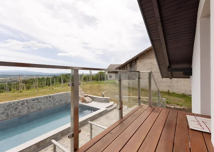 Daire Roland House With Pool & Winery *