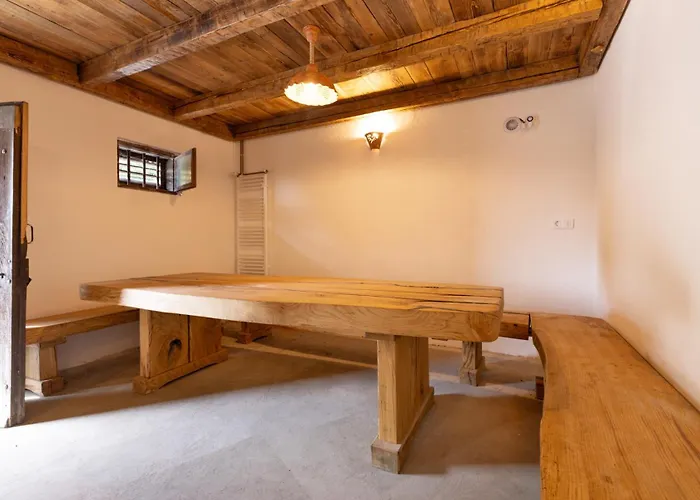 Daire Roland House With Pool & Winery *